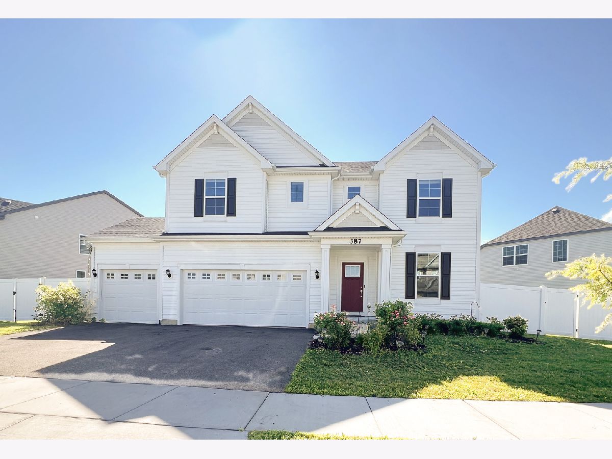 Homes & Condos & Townhomes For Sale South Pointe South Elgin Illinois, 387 South Pointe Avenue