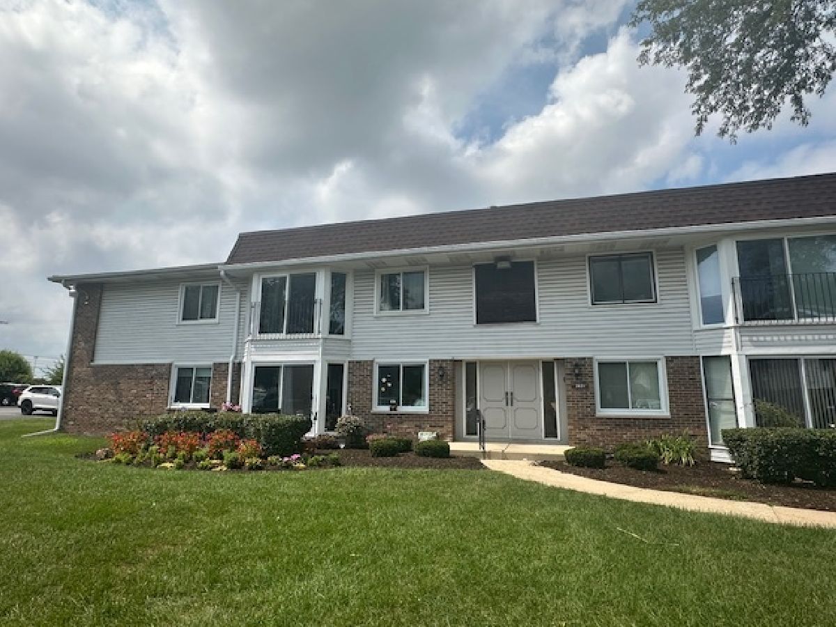  For Rent Woodridge Illinois, 2821 Hobson