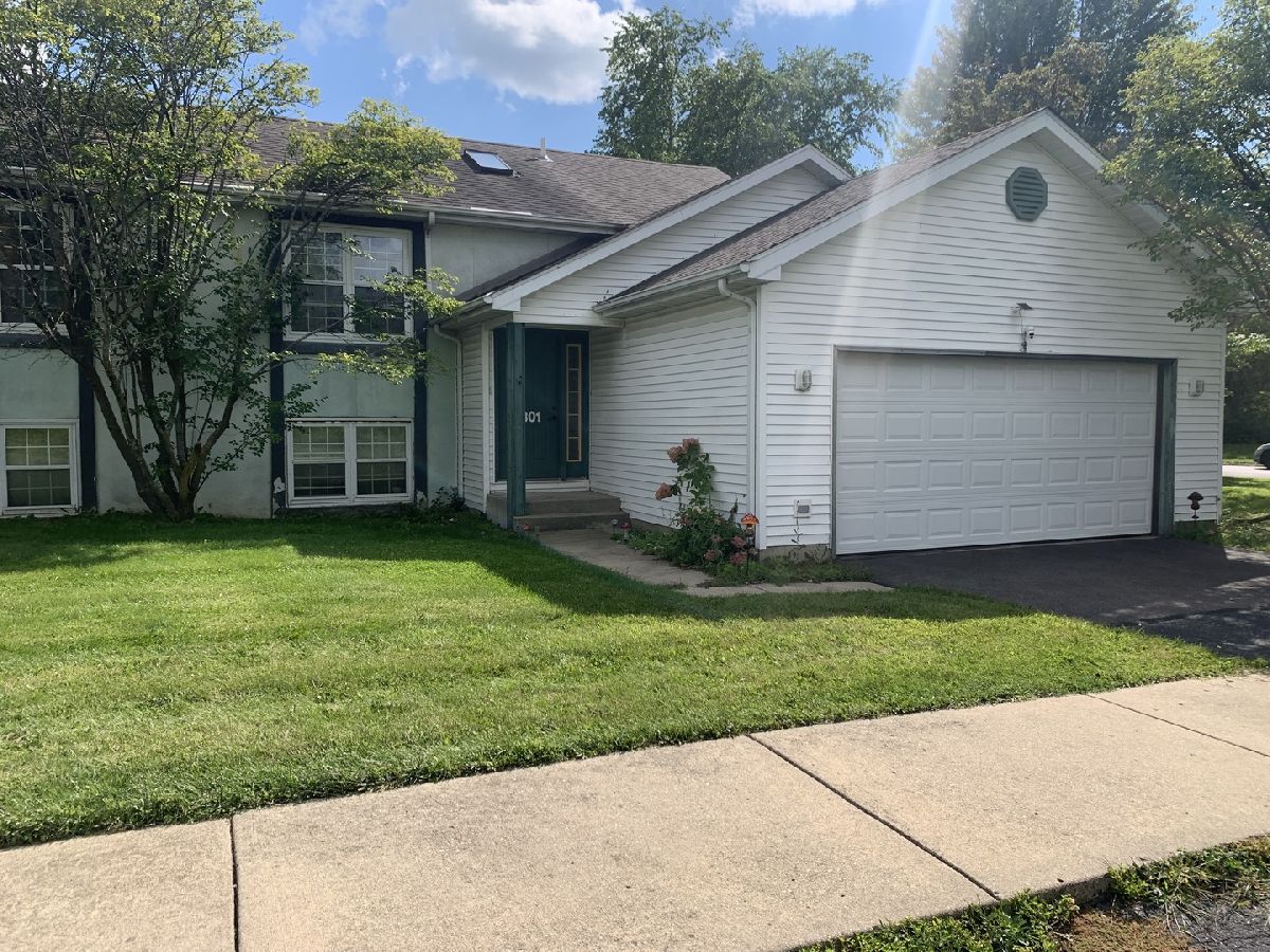  For Sale Harvard Illinois, 1301 Green Meadow Lane