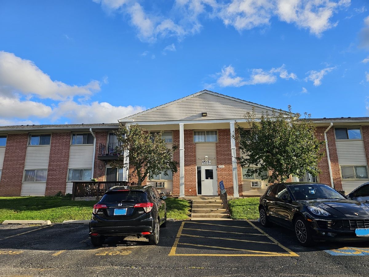  For Sale Glendale Heights Illinois, 693 Fullerton Avenue