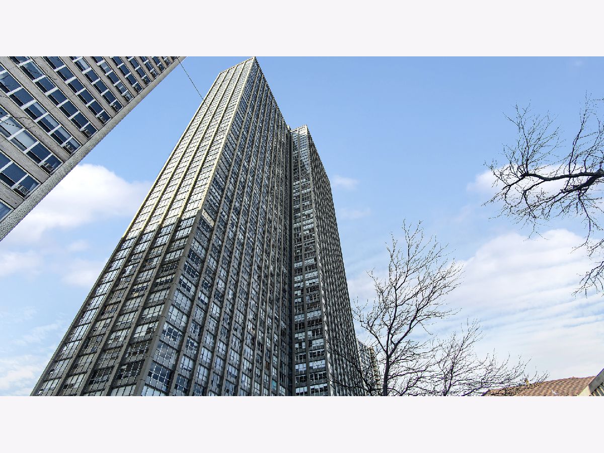 Condominiums Rented Park Place Tower Chicago Illinois, 655 Irving Park