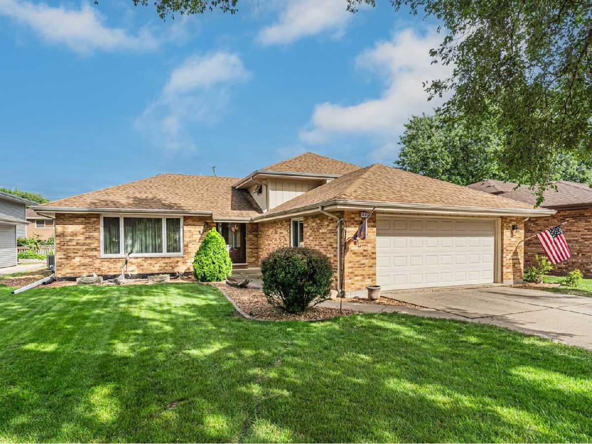  For Sale Oak Forest Illinois, 14819 Anne Court