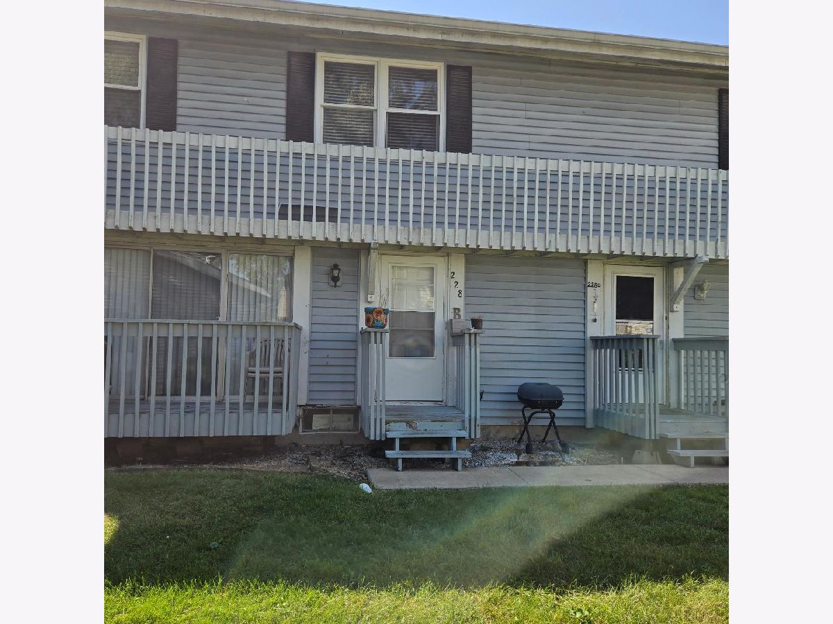 Homes & Townhomes & Condos For Sale Indian Oaks Bolingbrook Illinois, 228 Elkhorn Court