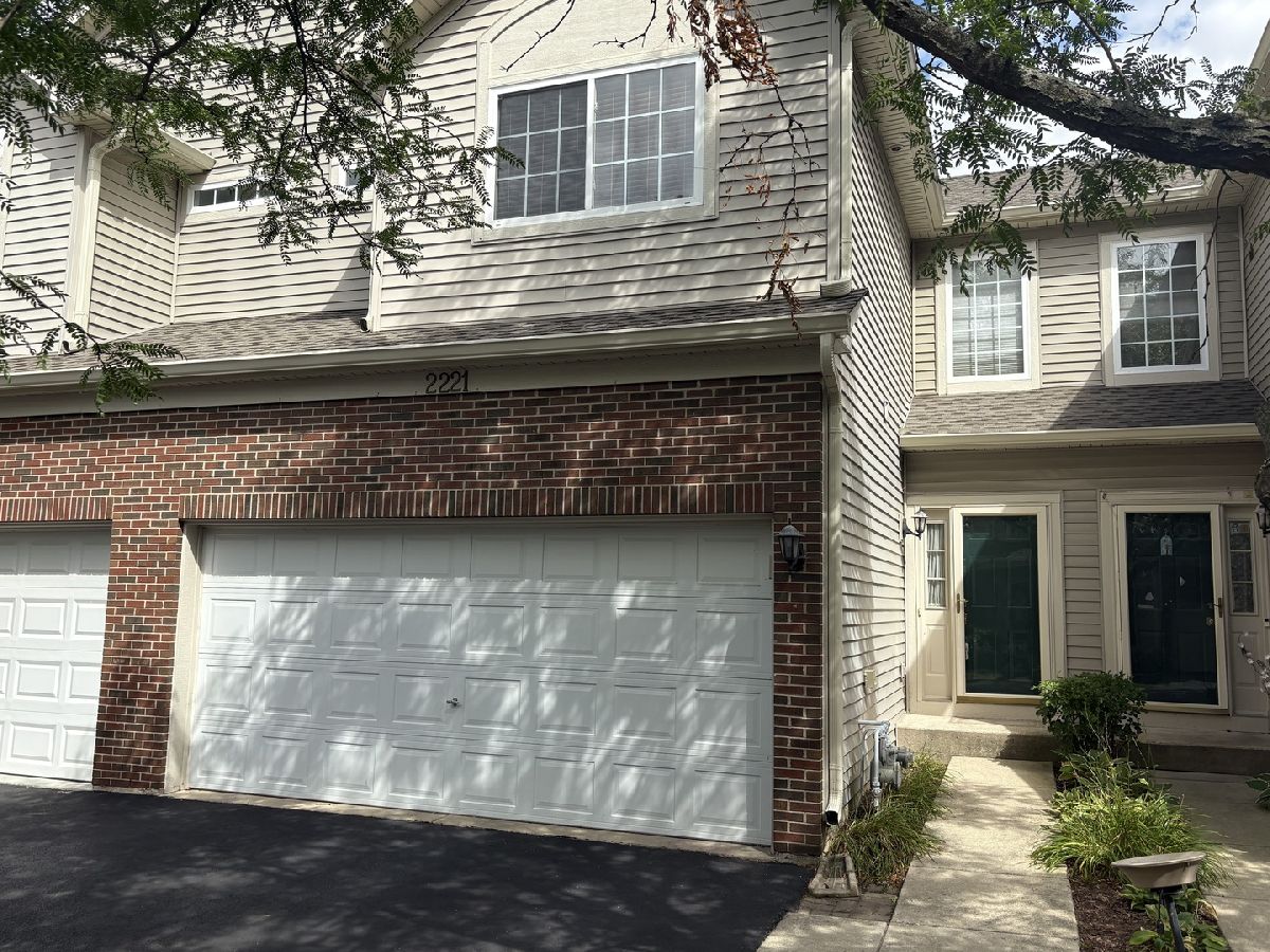  For Rent Aurora Illinois, 2221 Stoughton