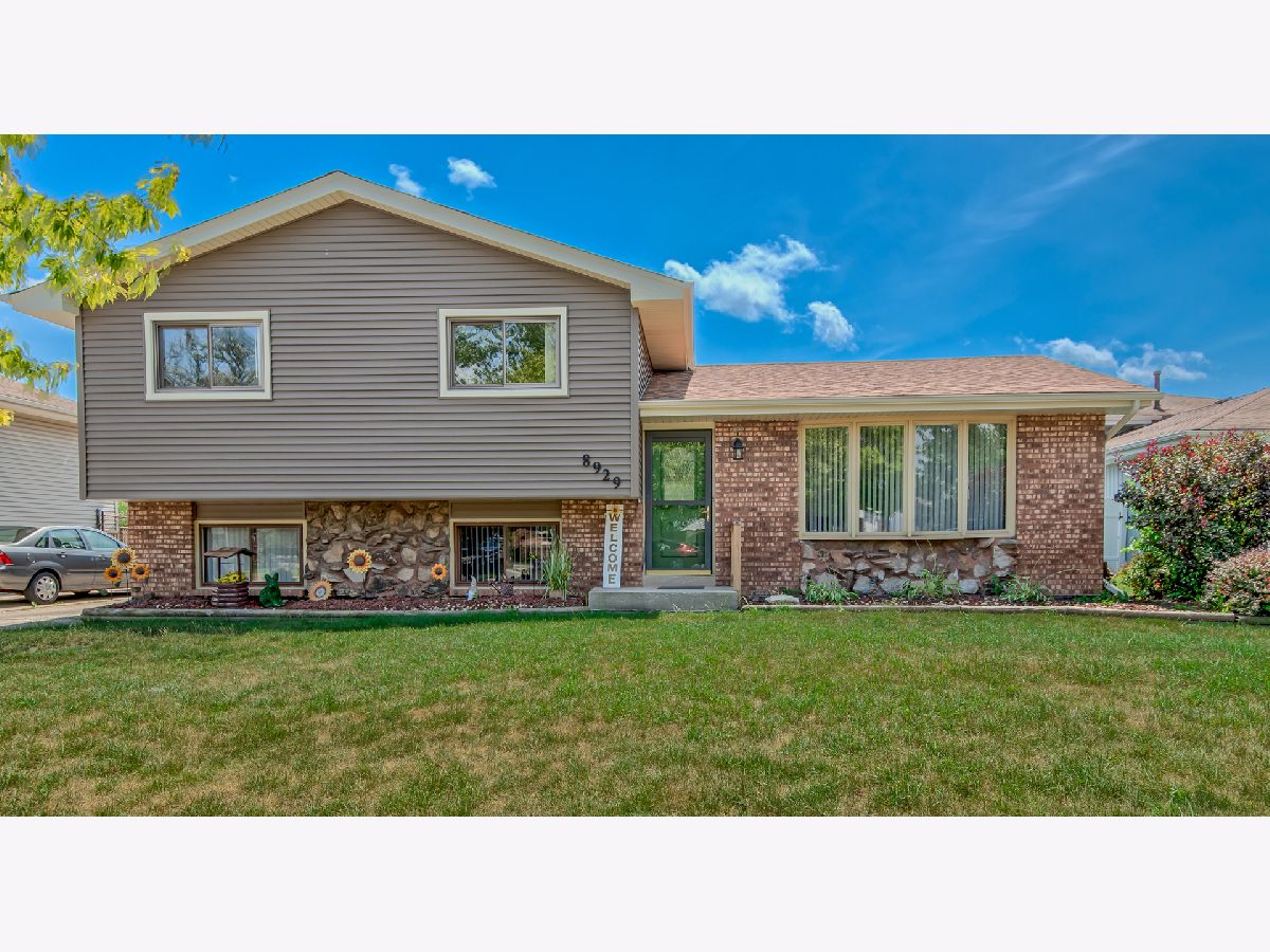  For Sale Orland Hills Illinois, 8929 169th Place