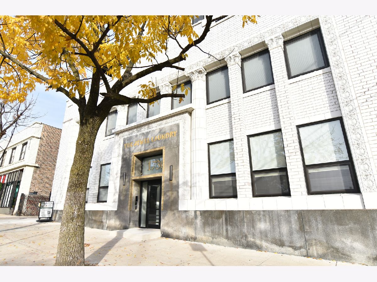 Rented Chicago Illinois, 1730 Greenleaf