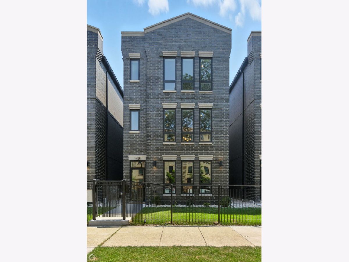 Condos & Townhomes & Homes For Sale Bronzeville Chicago Illinois, 4629 Michigan Avenue