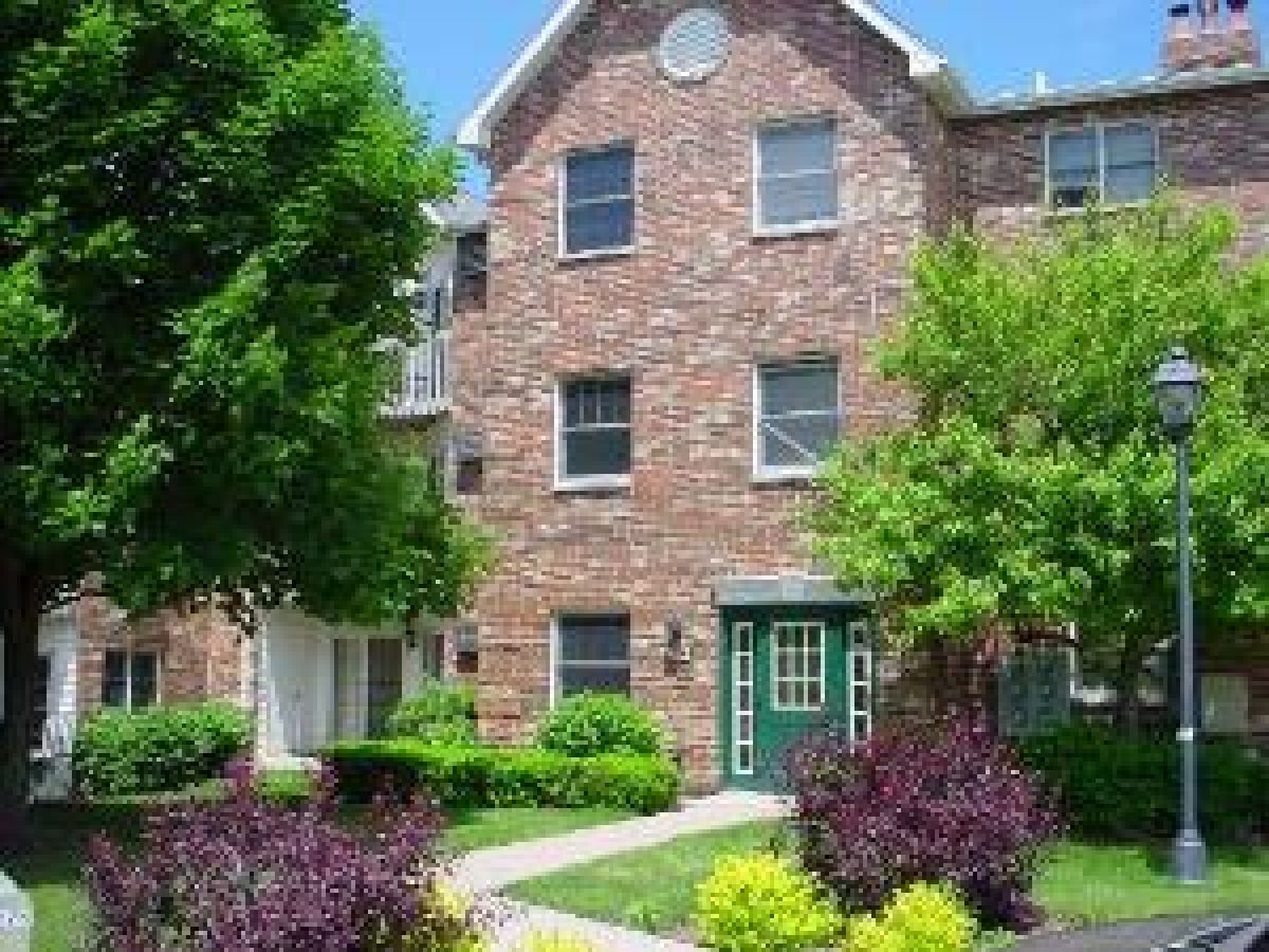 Homes & Condos & Townhomes For Sale The Oaks Of Irish Prairie Mchenry Illinois, 4312 Shamrock Lane
