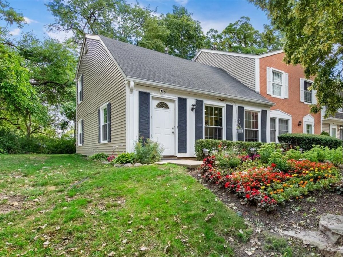  For Sale Cary Illinois, 60 Forest Lane