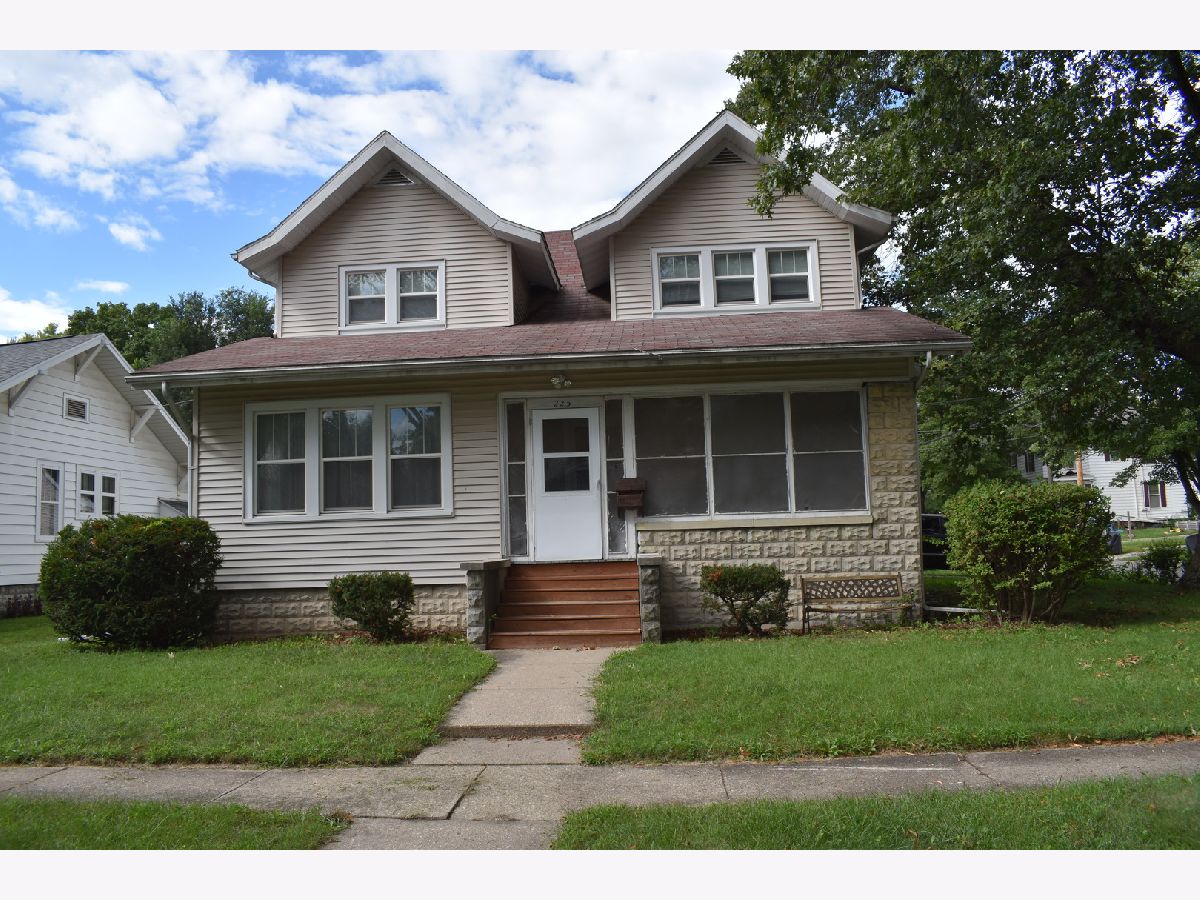  For Sale Pontiac Illinois, 225 Pierce Street