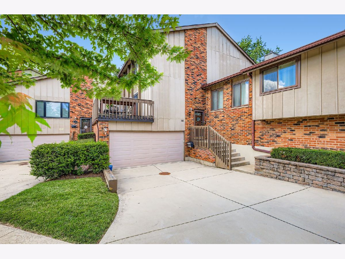 Condos & Townhomes For Sale Lake Hinsdale Village Willowbrook Illinois, 58 Portwine Road