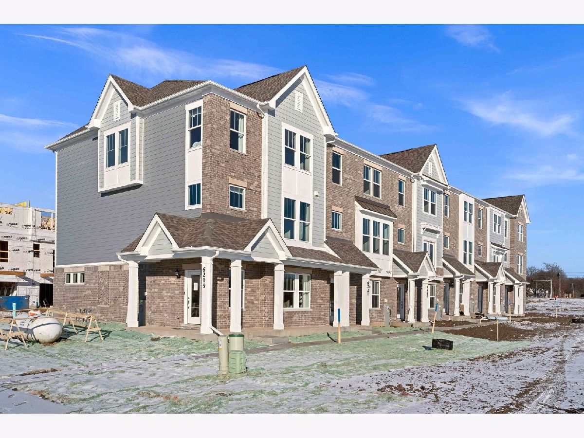  For Sale Woodridge Illinois, 6293 Sandbelt Drive
