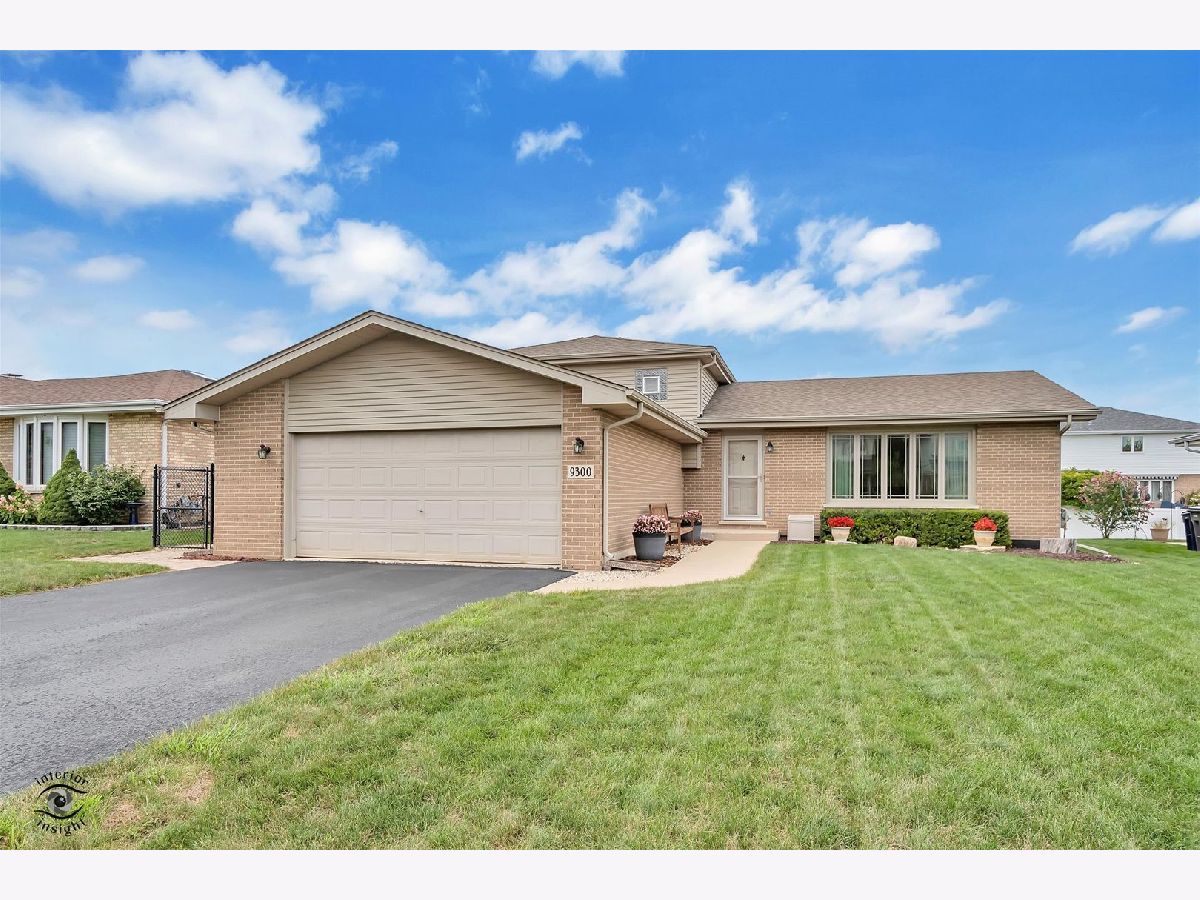 For Sale Orland Hills Illinois, 9300 Park Place