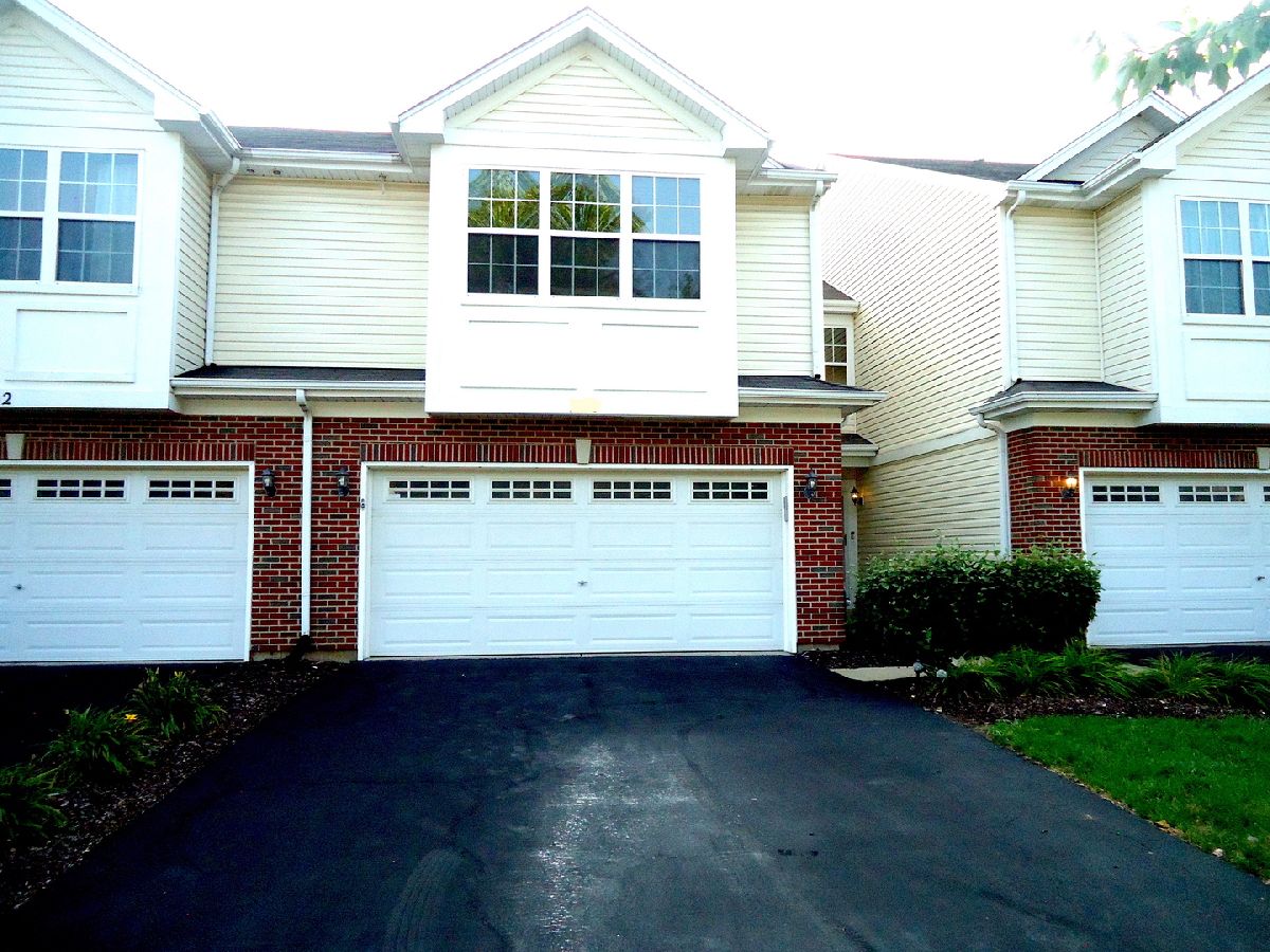 Townhomes & Condos Rented Creekside Romeoville Illinois, 250 Oak Creek