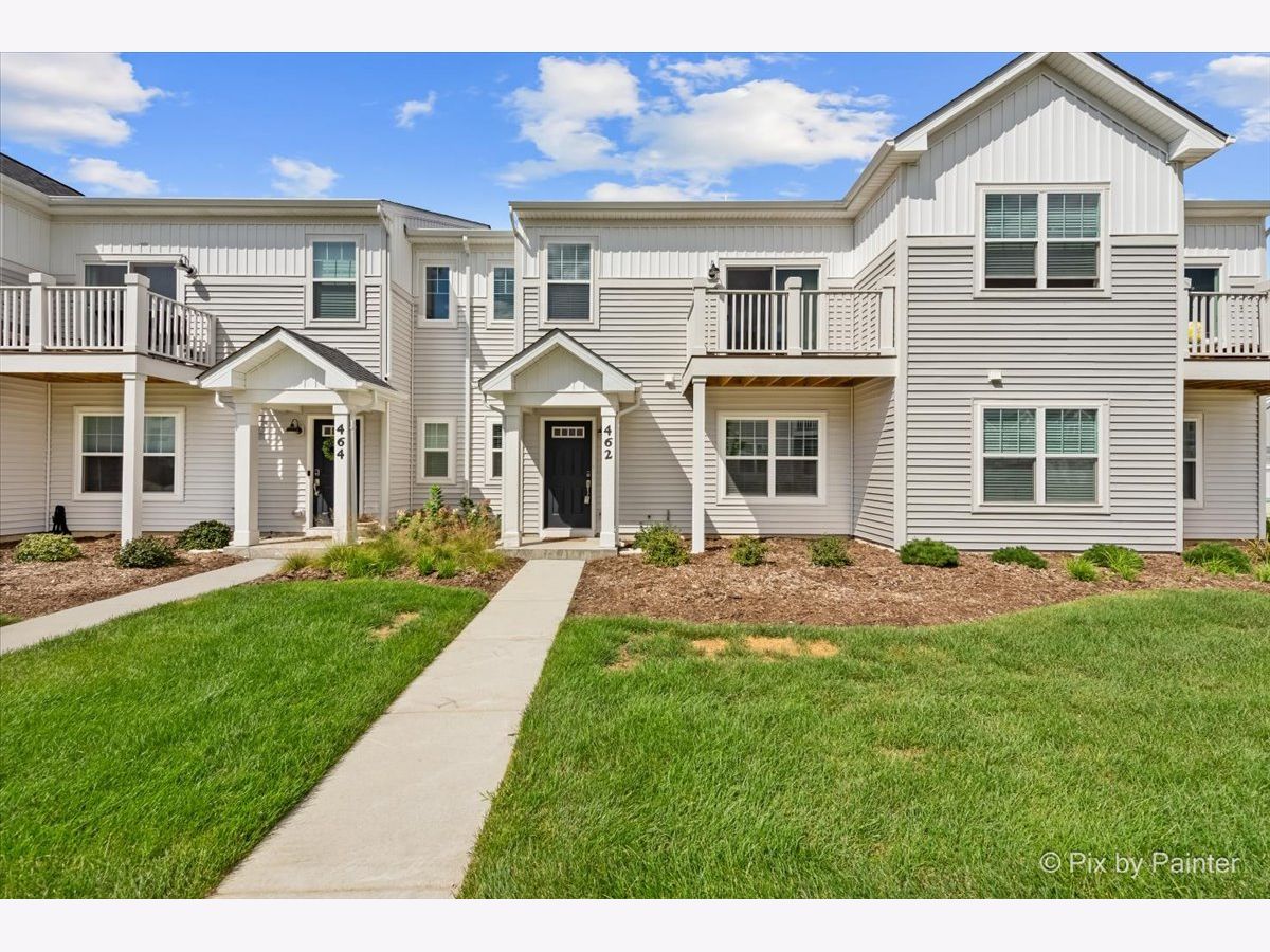  For Rent South Elgin Illinois, 462 Comstock