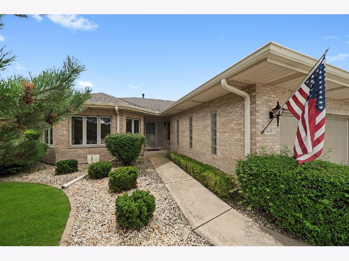 Townhomes & Condos & Homes For Sale Eagle Ridge Orland Park Illinois, 10813 Donna Lane