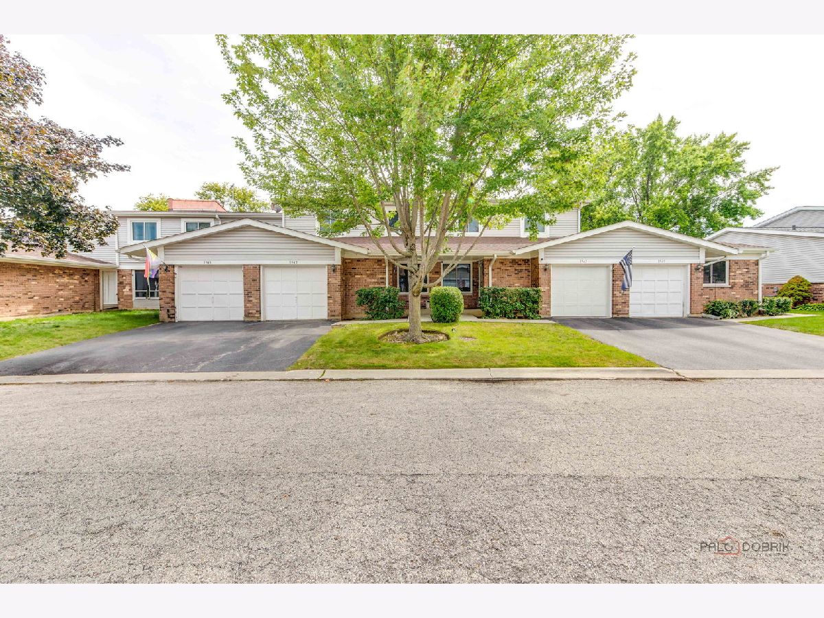  For Sale Palatine Illinois, 1945 Jamestown Drive