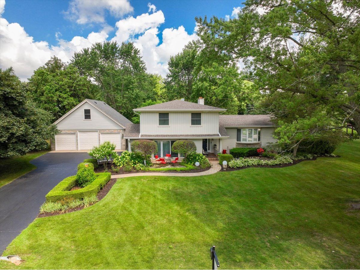 Homes For Sale Fairhaven Barrington Illinois, 25482 Lake Shore Drive