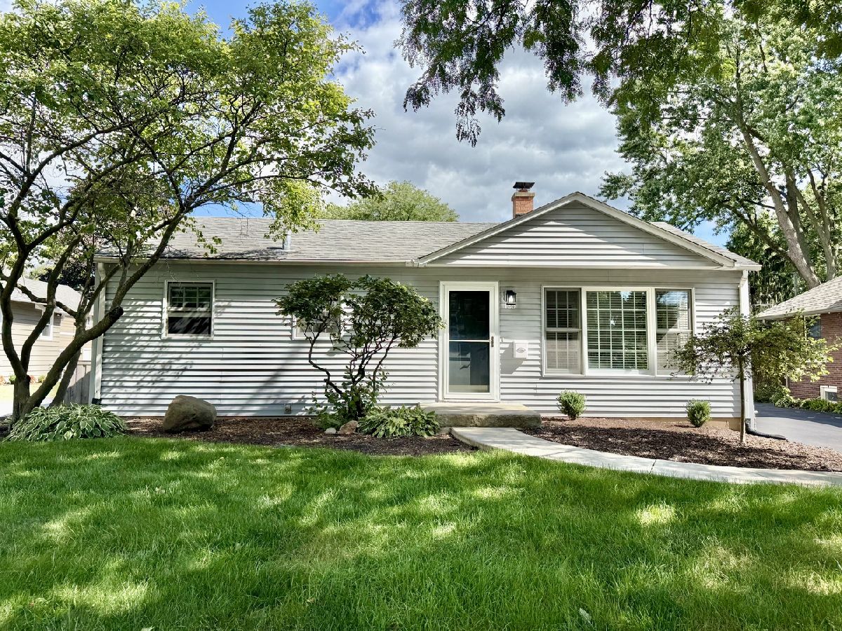  For Sale Crystal Lake Illinois, 129 Pomeroy Avenue