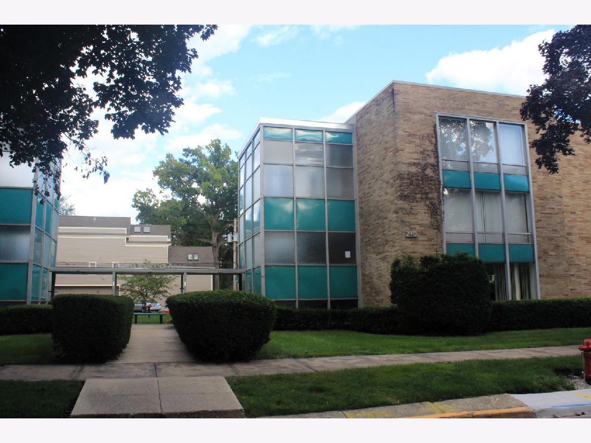 Rented Oak Park Illinois, 210 Kenilworth