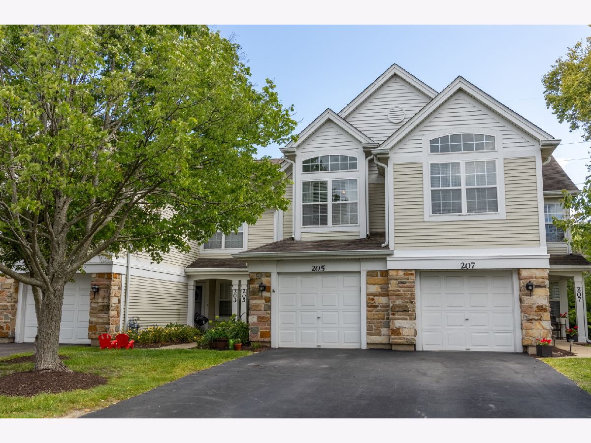  For Sale Carol Stream Illinois, 205 Concord Lane