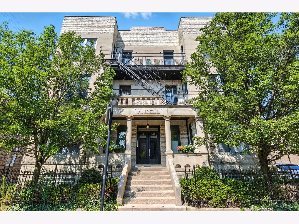  For Sale Chicago Illinois, 1716 Leland Avenue