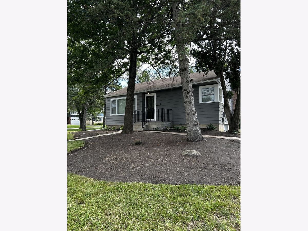 Rented Villa Park Illinois, 143 Congress