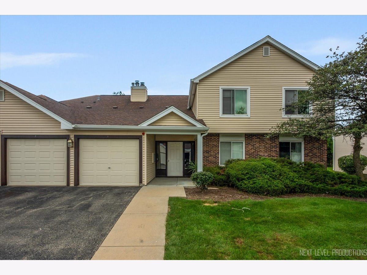  For Sale Woodridge Illinois, 7000 Sussex Court