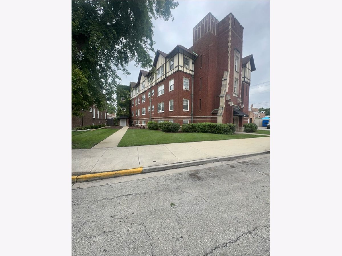 Rented Berwyn Illinois, 3302 Kenilworth