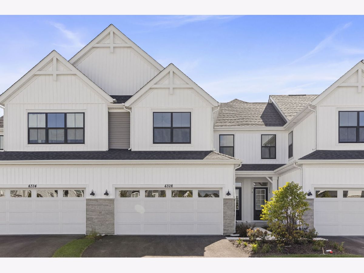 Condos & Townhomes Rented Chelsea Manor Aurora Illinois, 4326 Chelsea Manor