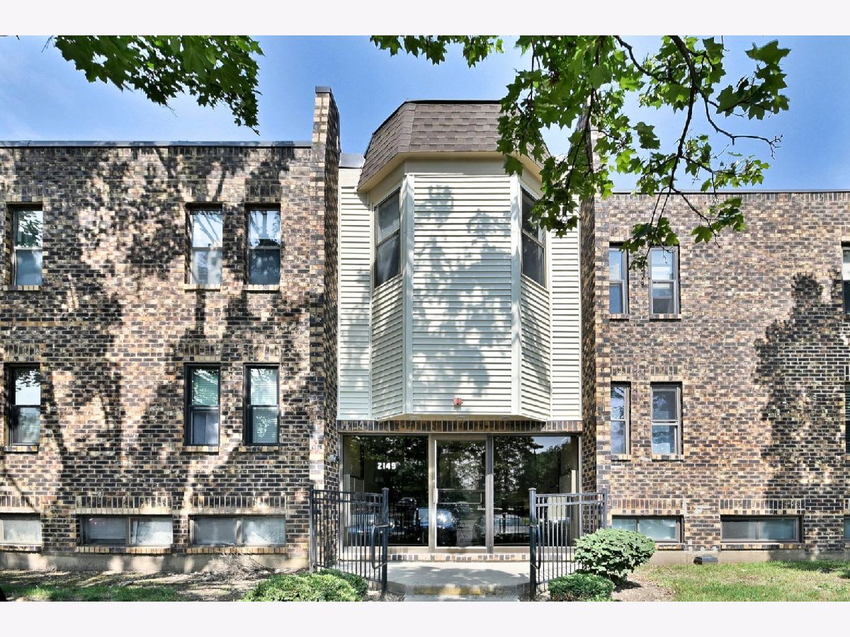  For Sale Woodridge Illinois, 2149 Country Club Drive
