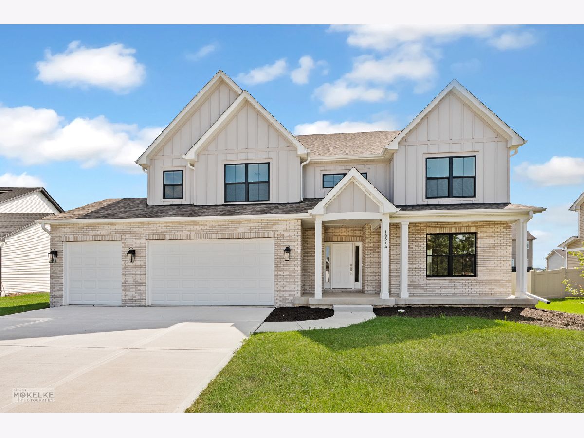 Homes For Sale Springbank Plainfield Illinois, 16514 Mueller Circle