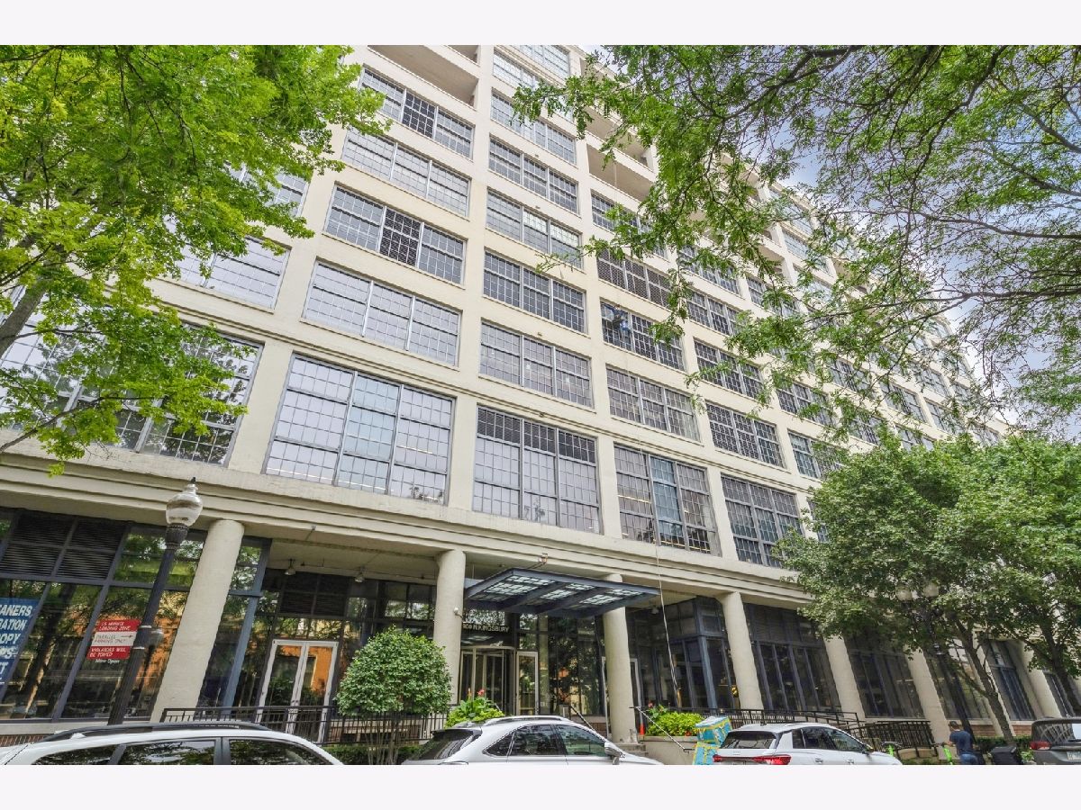  For Sale Chicago Illinois, 900 Kingsbury Street