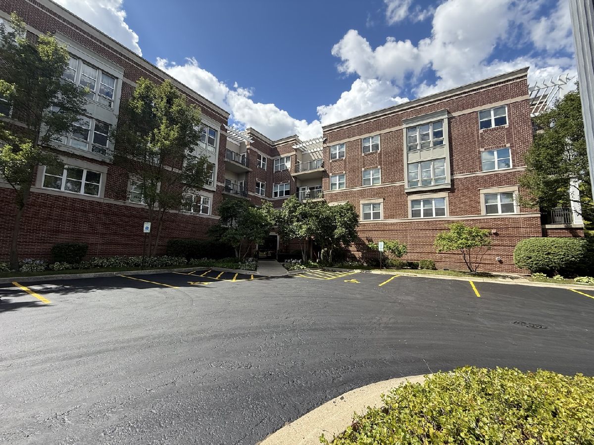  For Sale Libertyville Illinois, 300 Church Street