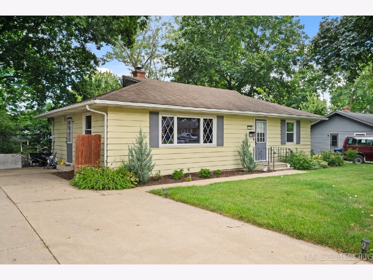  For Sale Dekalb Illinois, 225 Delcy Drive