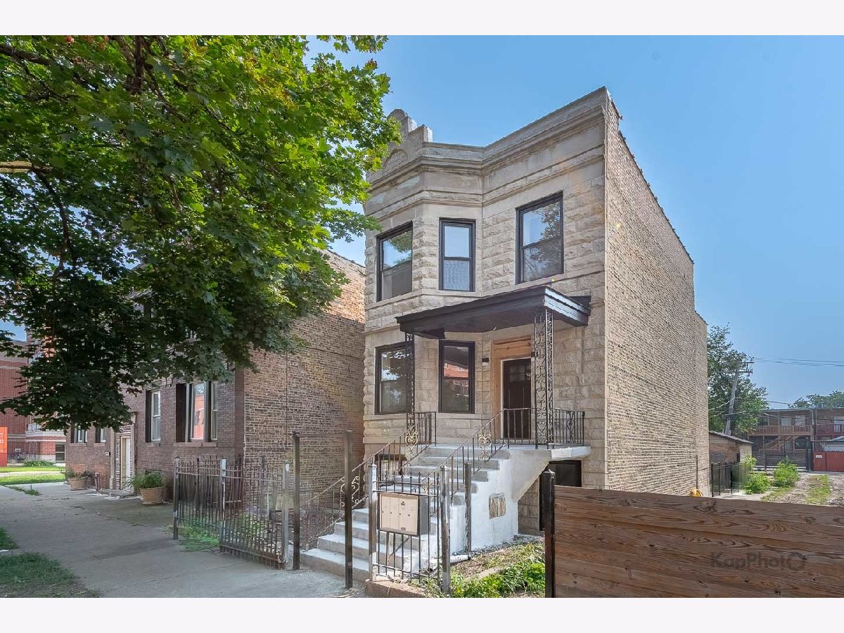  For Sale Chicago Illinois, 653 Lawndale Avenue