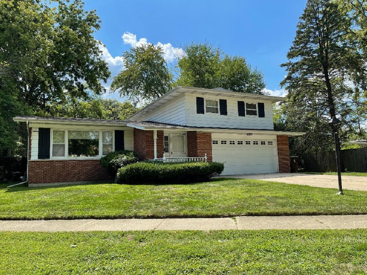Homes & Condominiums For Sale Glenwood Manor Glenwood Illinois, 804 Manor Court