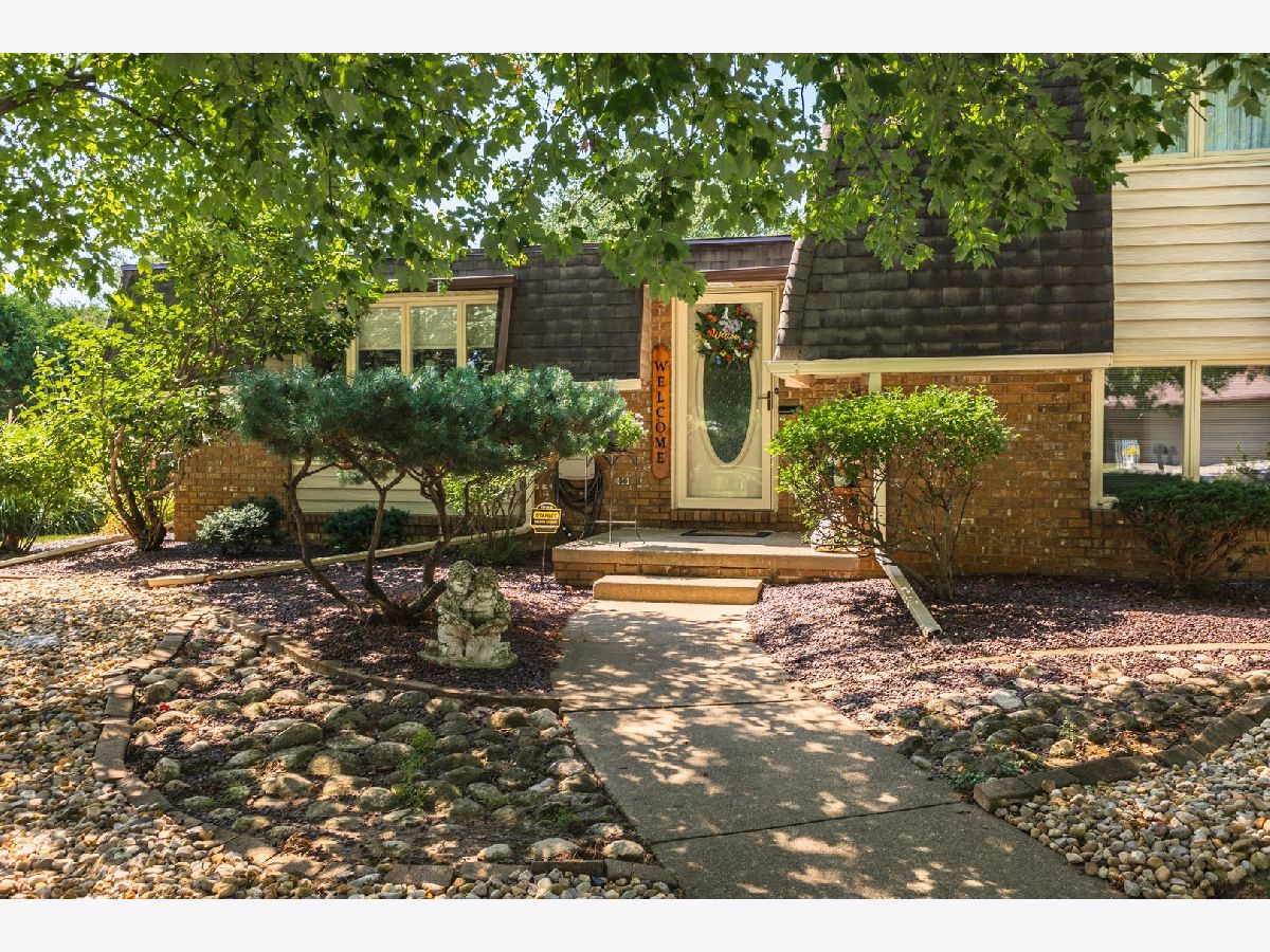  For Sale Bloomington Illinois, 205 Hampton Drive
