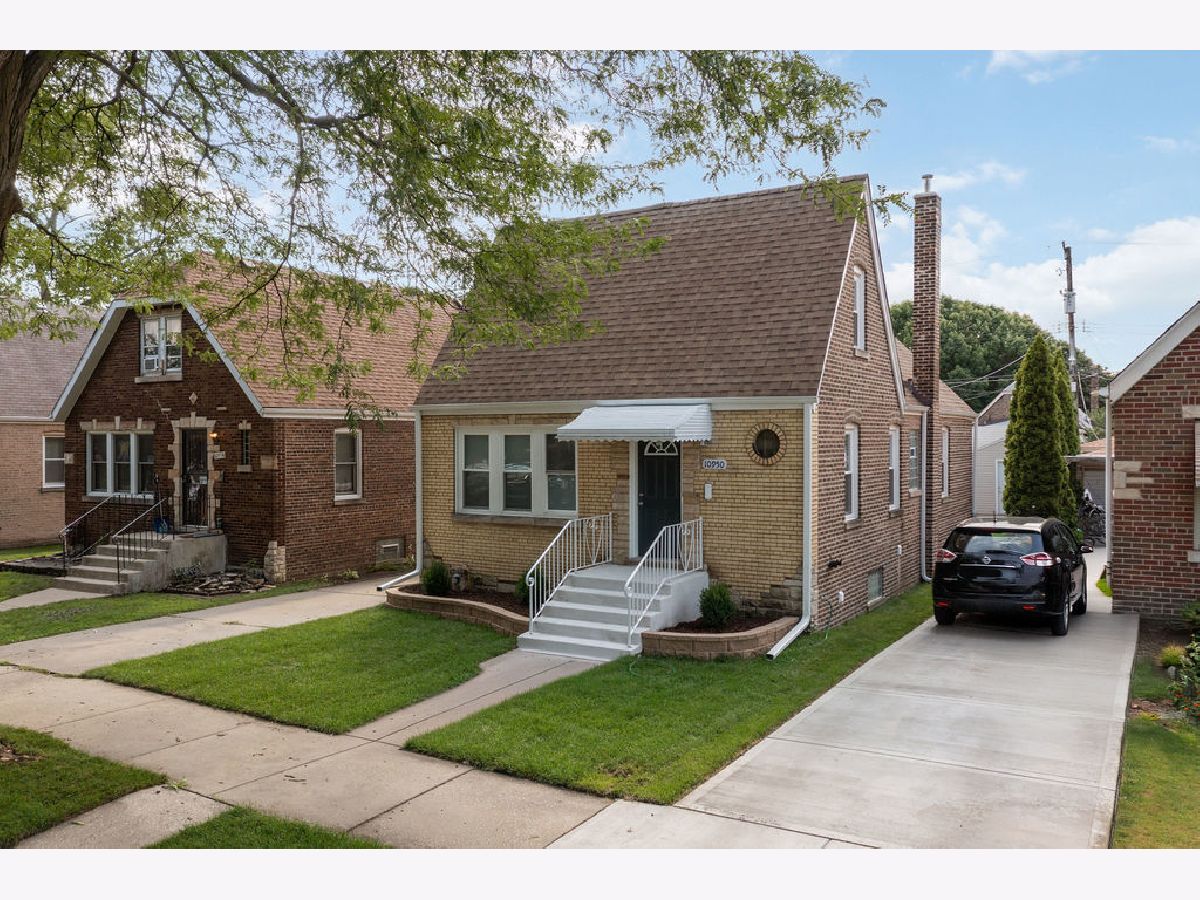  For Sale Chicago Illinois, 10950 Avenue M