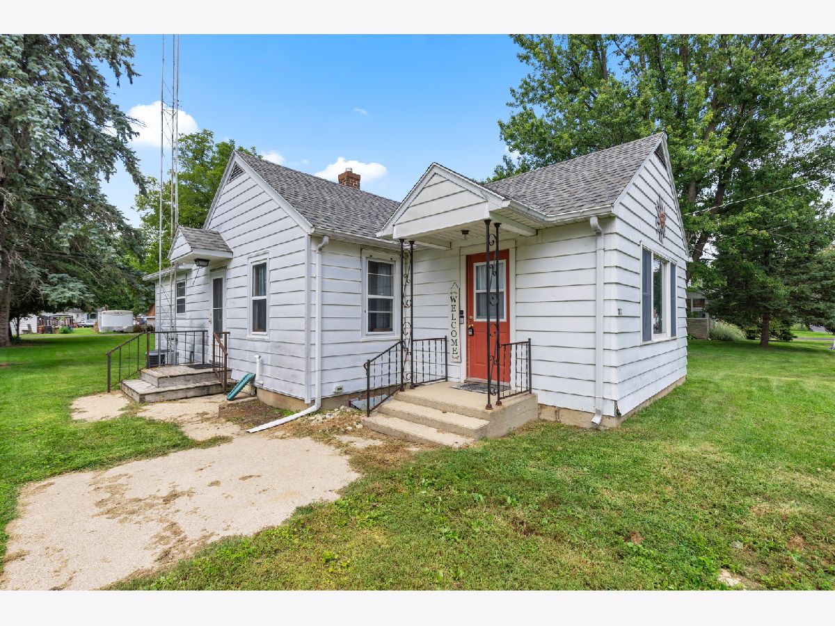  Sold Milledgeville Illinois, 213 Hager