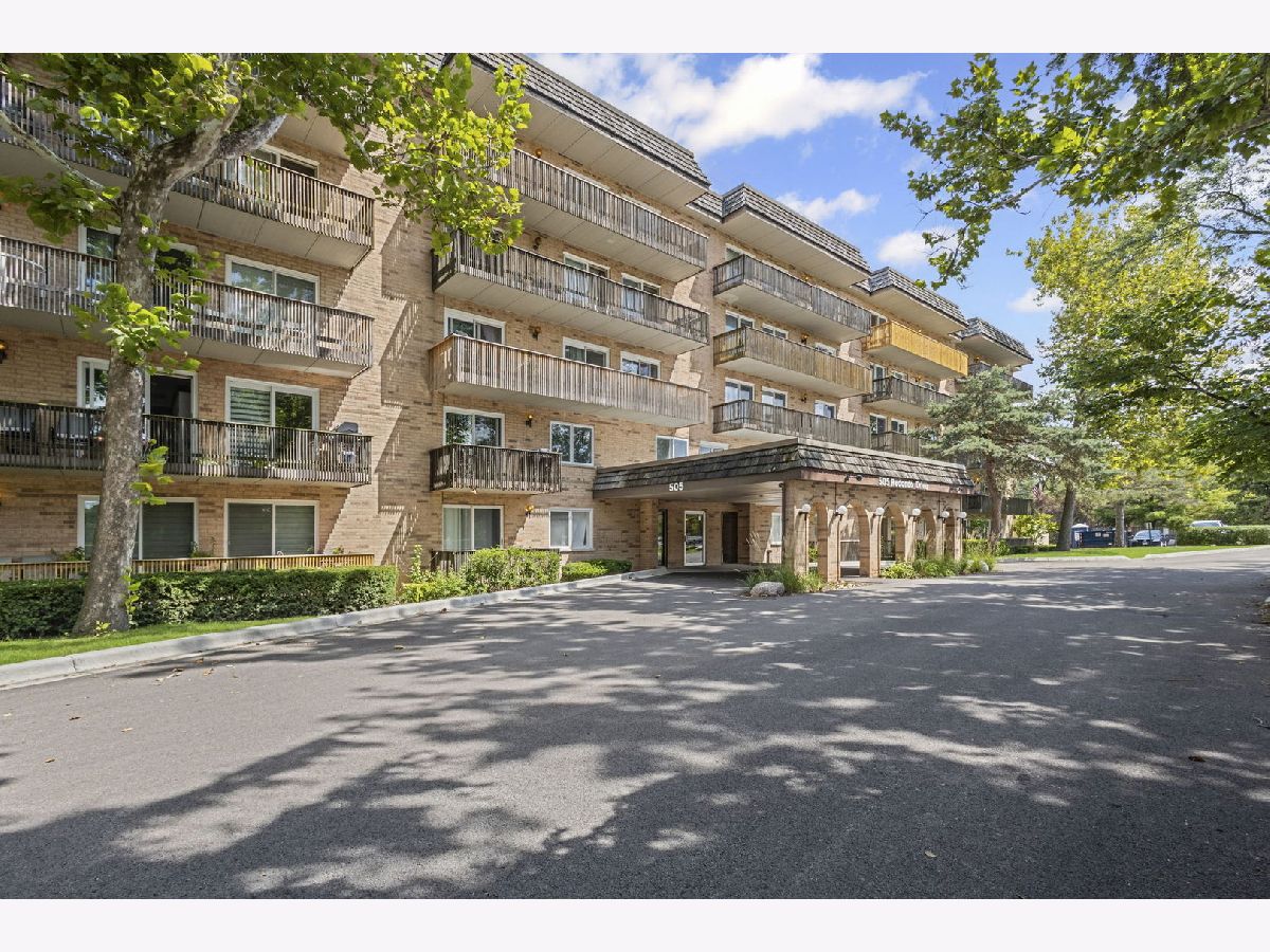  For Sale Downers Grove Illinois, 505 Redondo Drive