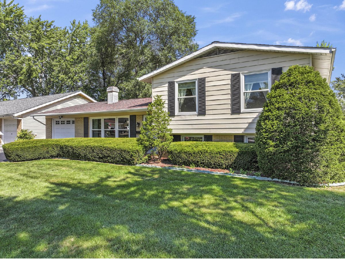 Homes & Townhomes For Sale Hanover Highlands Hanover Park Illinois, 7843 Kensington Lane