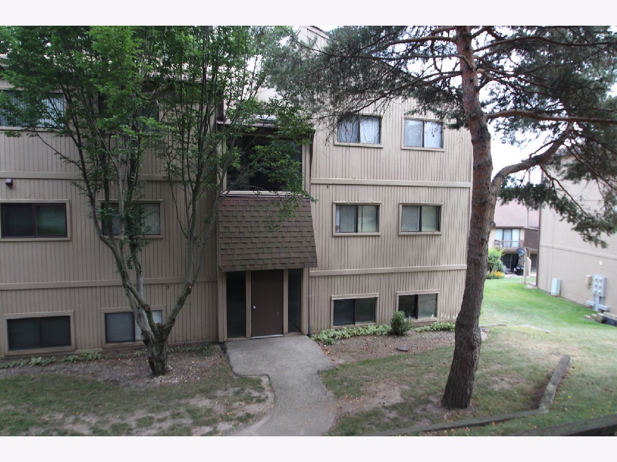  For Sale Fox Lake Illinois, 52 Oak Hill Colony
