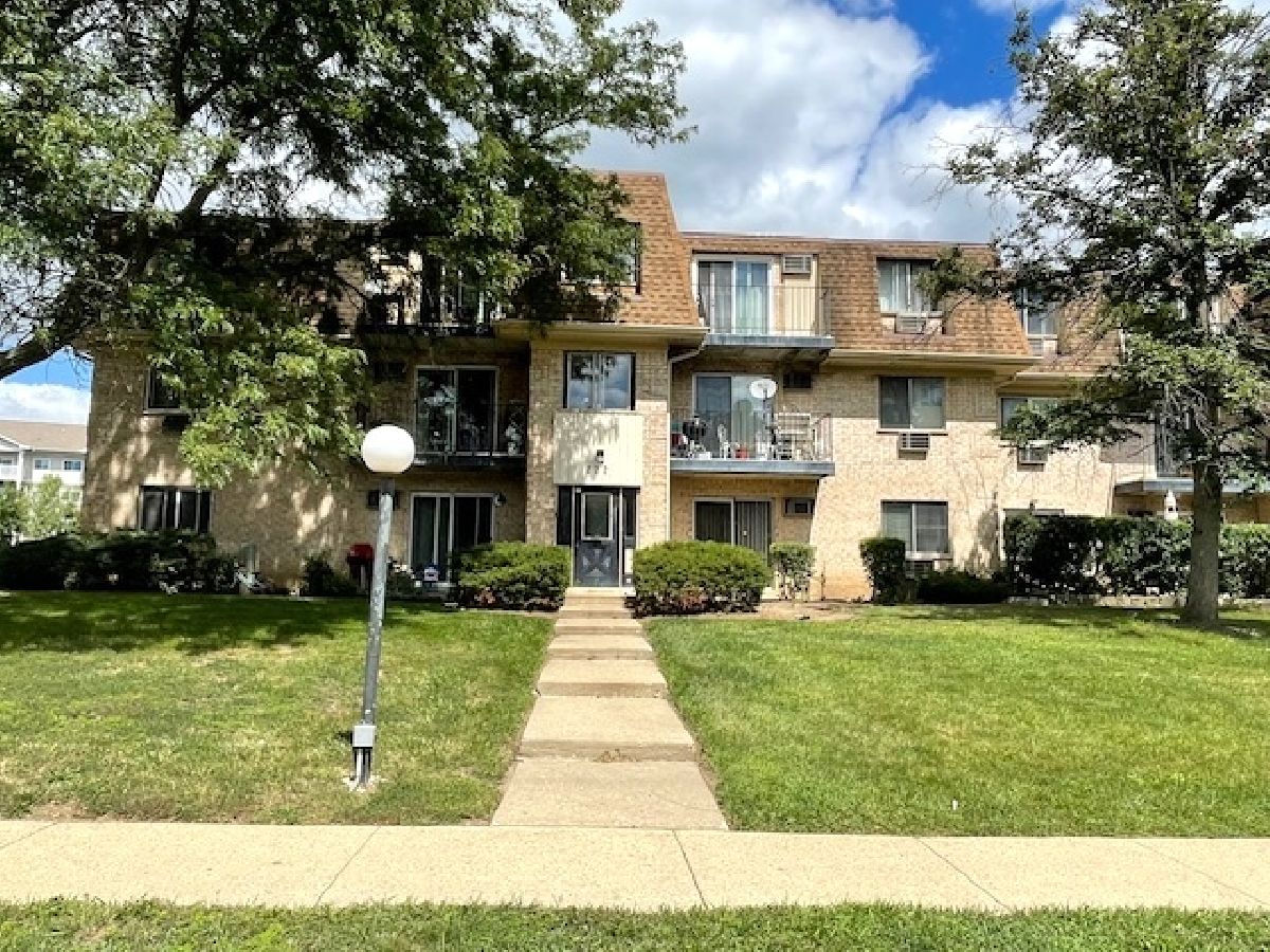  For Sale Glendale Heights Illinois, 222 Shorewood Drive