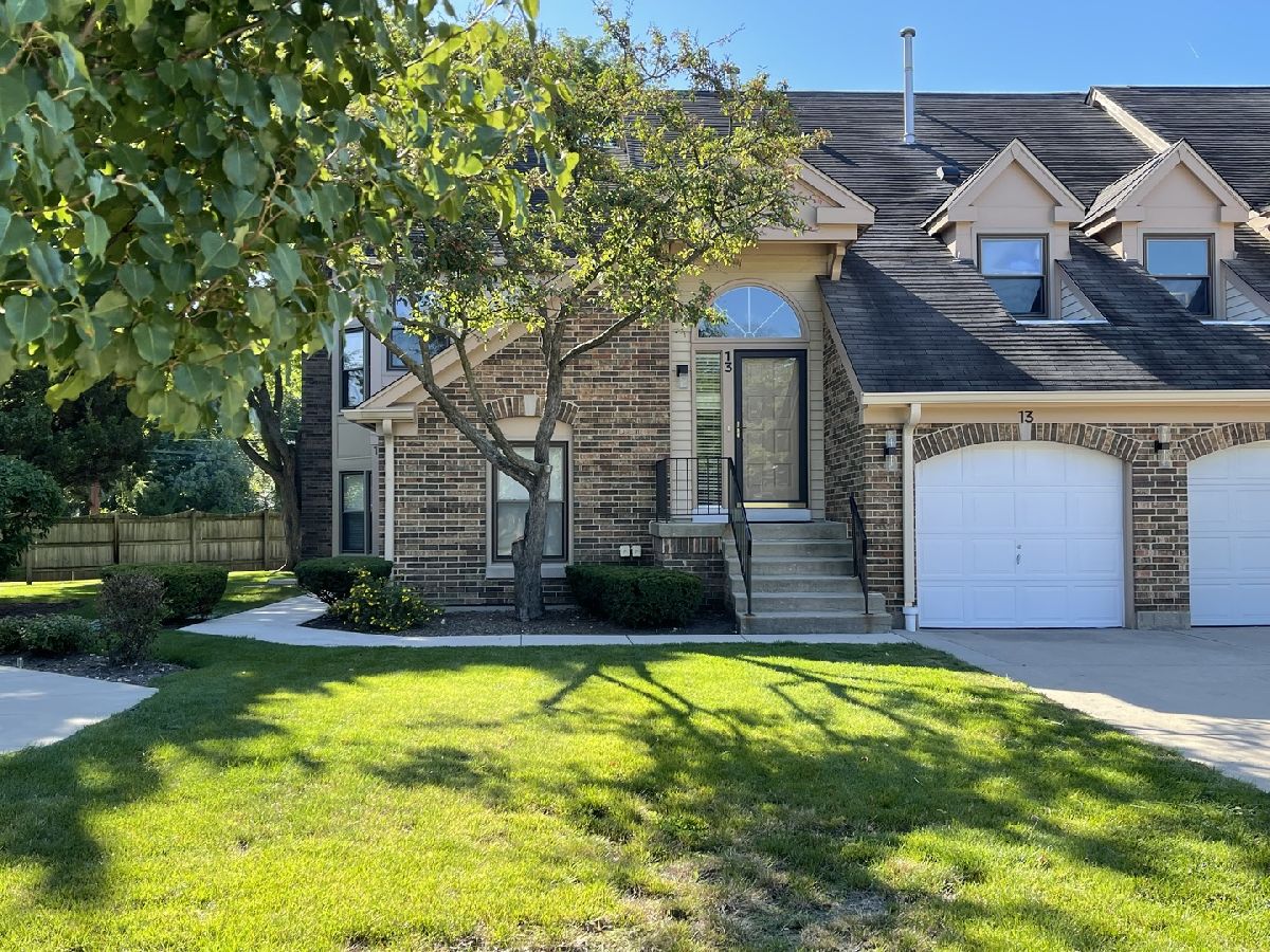 Townhomes & Condos & Homes For Rent Woodlands Of Fiore Buffalo Grove Illinois, 13 Willow