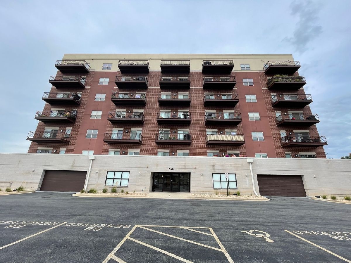  For Sale Melrose Park Illinois, 1650 Riverwoods Drive