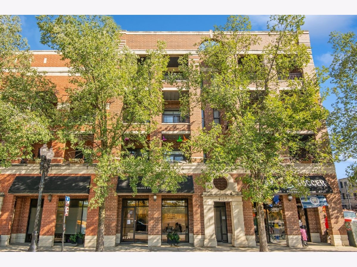  Sold Chicago Illinois, 4717 Clark