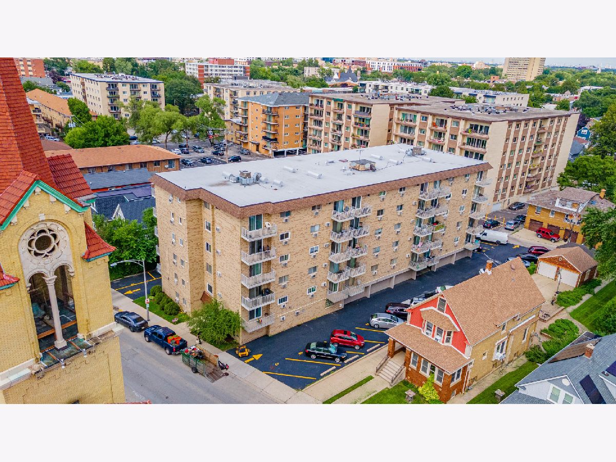 Condominiums For Sale Harvard House Forest Park Illinois, 300 Circle Avenue