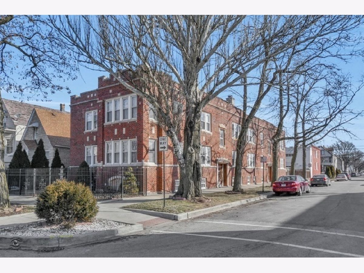 Rented Chicago Illinois, 4154 Belden