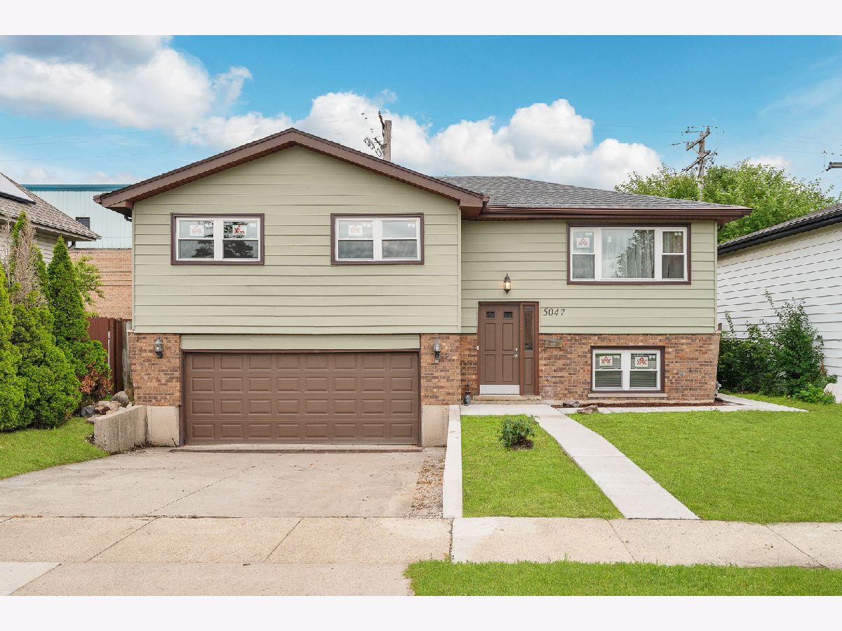  For Sale Schiller Park Illinois, 5047 Forster Avenue
